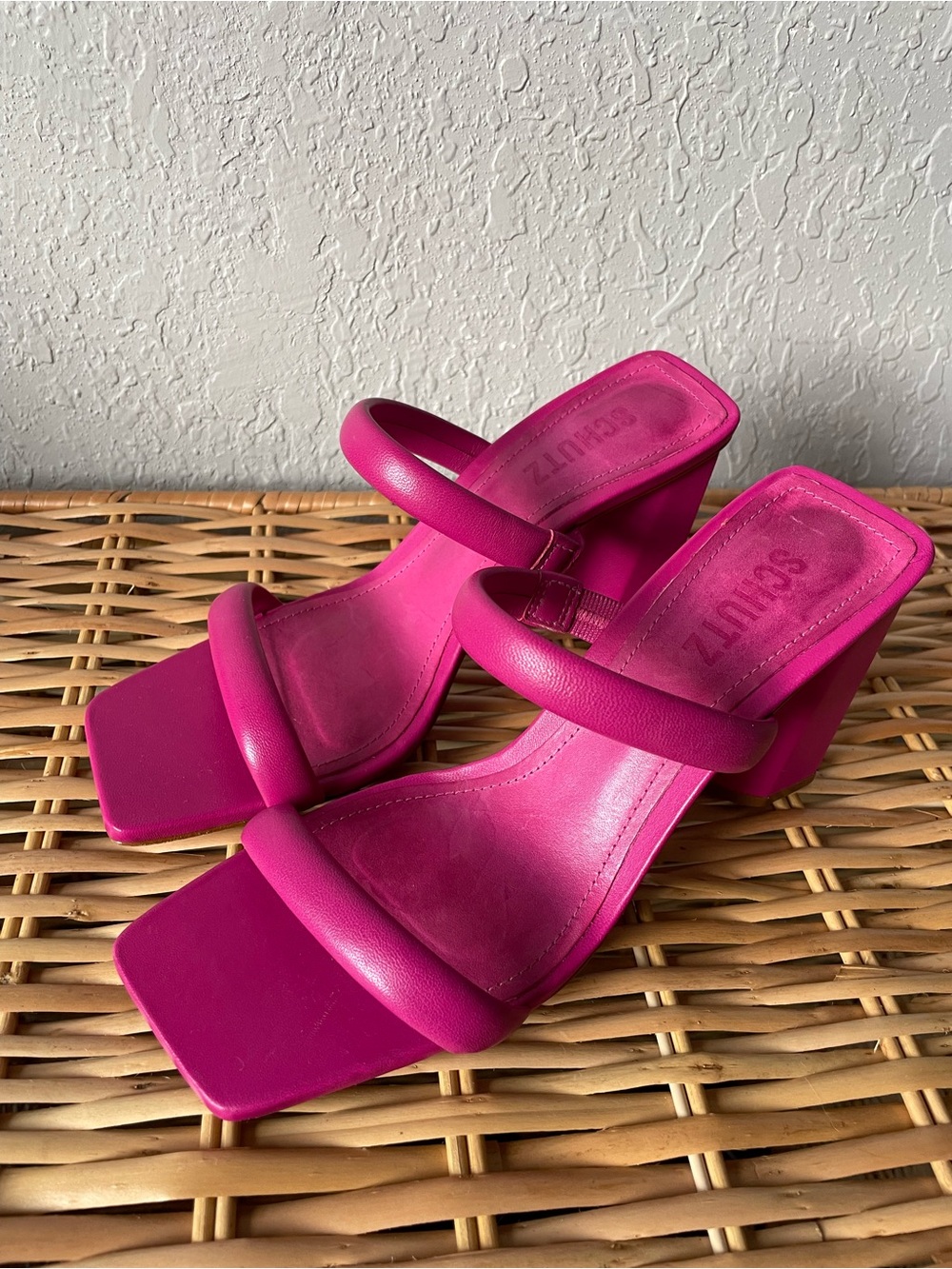 SCHUTZ Ully Lo Leather Hot Pink Double-Strap Square-Toe Block Heel Sandals Sz 7